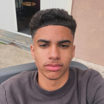 Baby-sitter in Brive-la-Gaillarde: Bryan