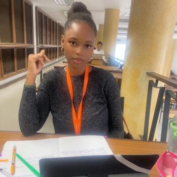 Babysitter em Amadora: Aby Angélique