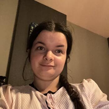 Babysitter Onnaing: Aline