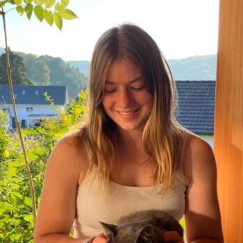 Babysitter in Basel: Lara