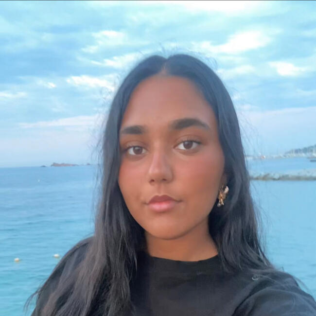 Babysitter in Clamart: Laurena