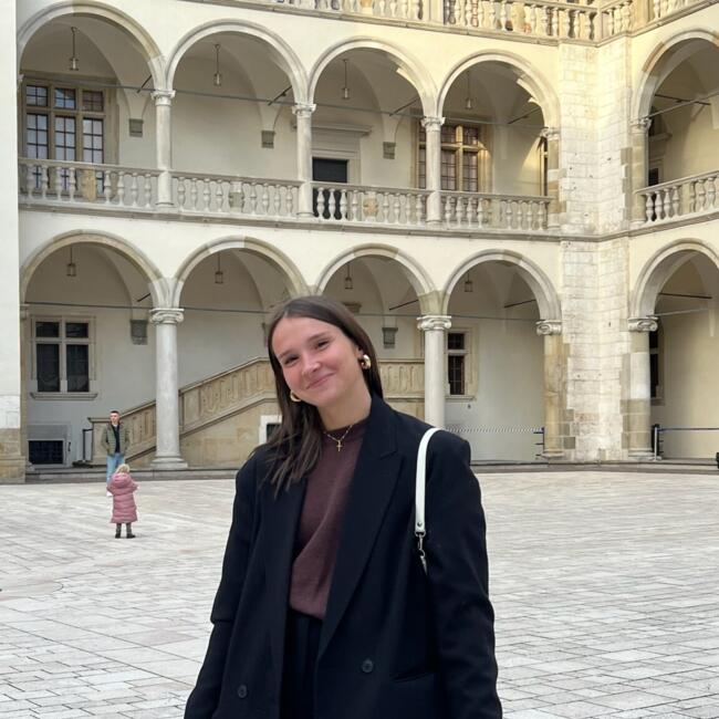 Babysitter in Gragnague: Aurore