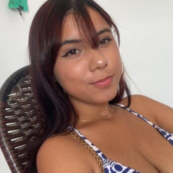 Babysitter in Natal: Flora
