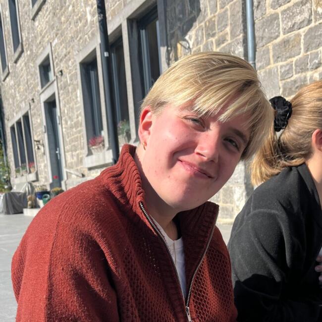 Babysitter in Les Hautes-Rivières: Malou