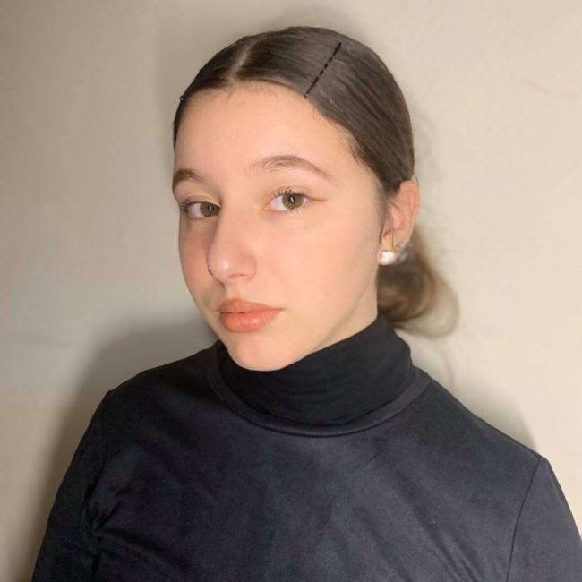 Babysitter a Mons: Dounia