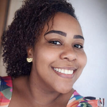 Babá Juiz de Fora: Lara