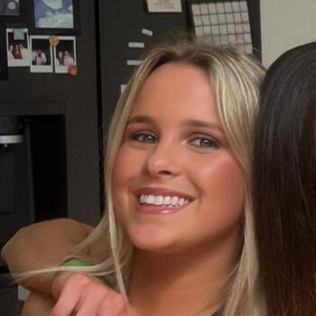 Babysitter in Huntly: Mia