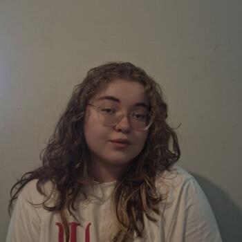 Babysitter Campo Grande: Beatriz