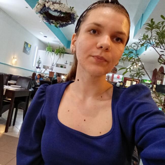 Bébiszitter: Sopron: Julia