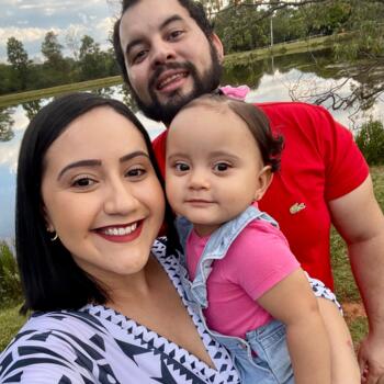 Emprego de babá em Uberlândia: emprego de babá Letícia Santiago