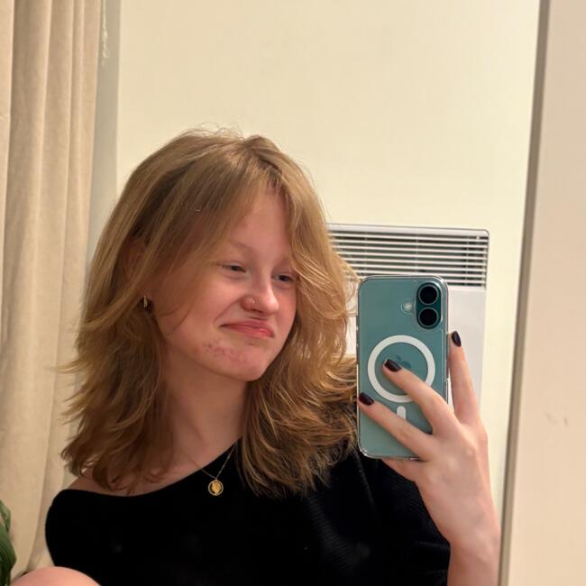 Babysitter in Ixelles/Elsene: Leila