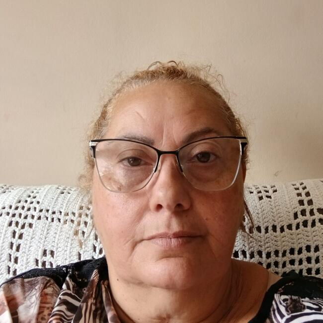 Babá em Curitiba: Edna