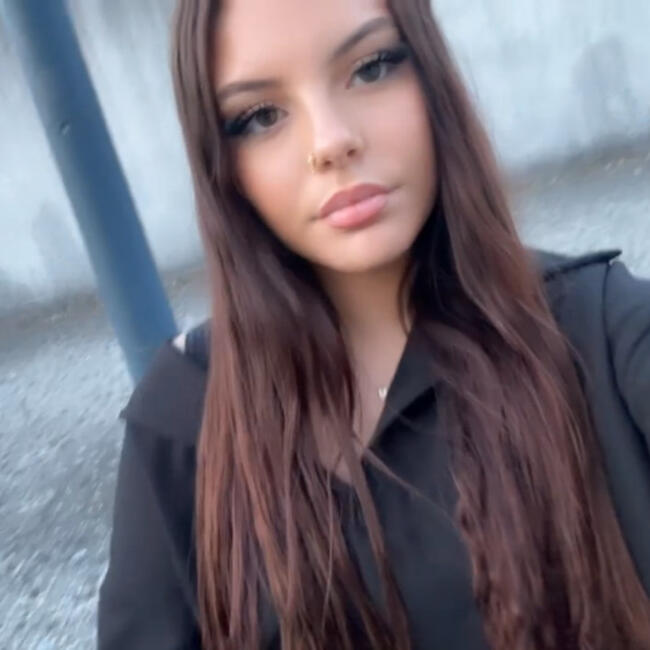 Babysitter in Bourg-lès-Valence: Sarah