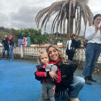 Trabajo de canguro en Laredo: trabajo de canguro Laura