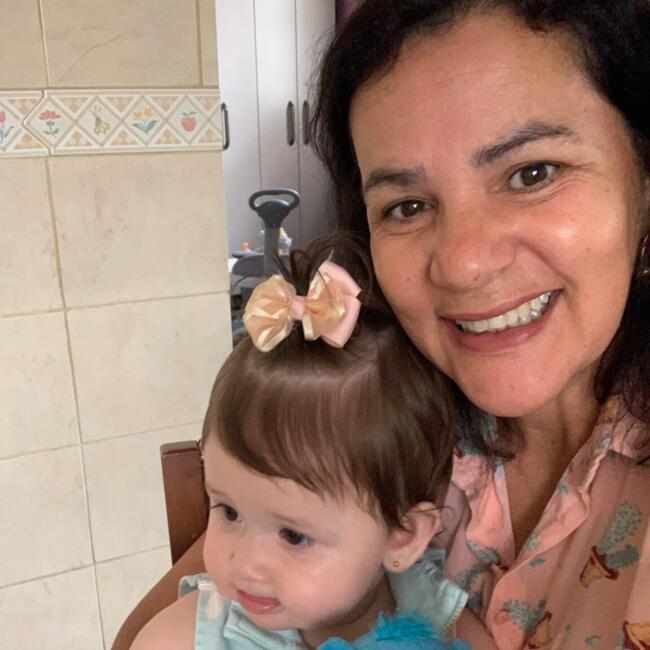 Babysitter in Curitiba: Denise Oliveira vc