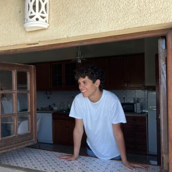 Babysitter in Cascais: Tomás