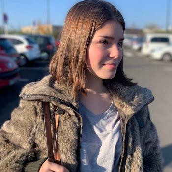 Babysitter Tours: Margaux