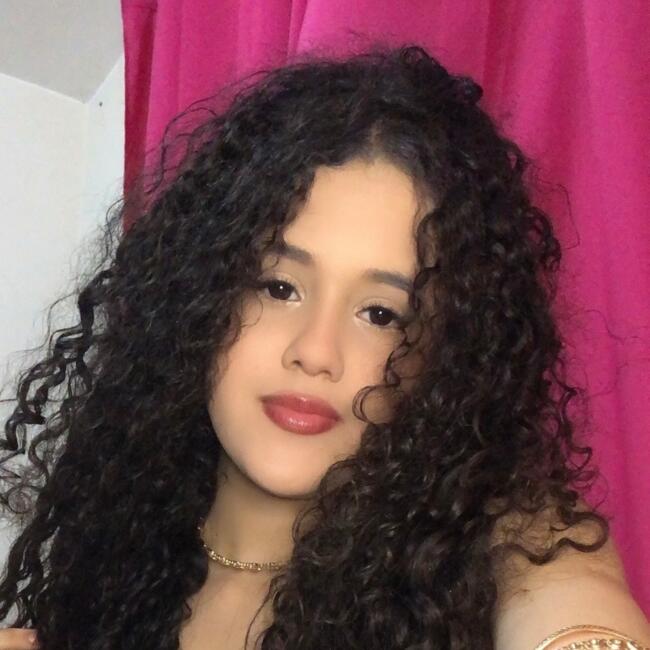 Babysitter in Patos de Minas: Alany