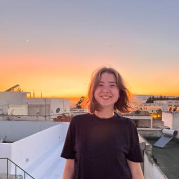 Babysitter in Liré: Inès