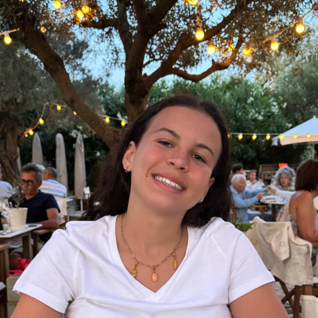 Babysitter in Le Chesnay: Victoire