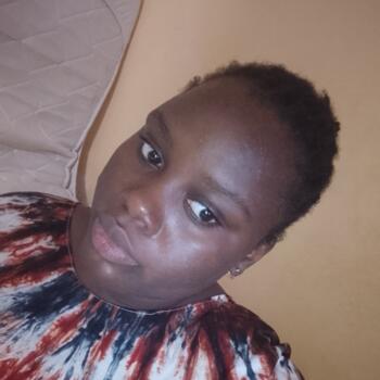Babysitter in Abidjan: Maya