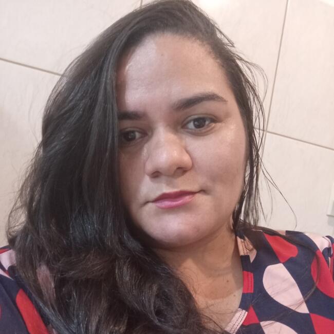 Babysitter in Praia Grande: Mayara