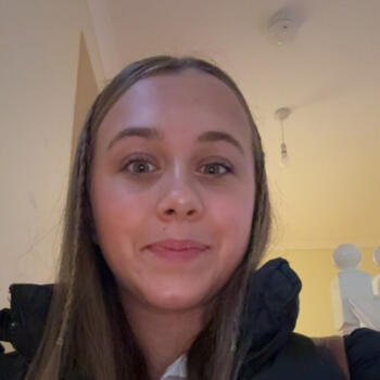 Babysitter in Dartmouth: Sophia