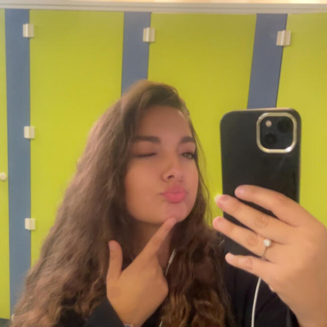 Babysitter in Denderleeuw: Asya