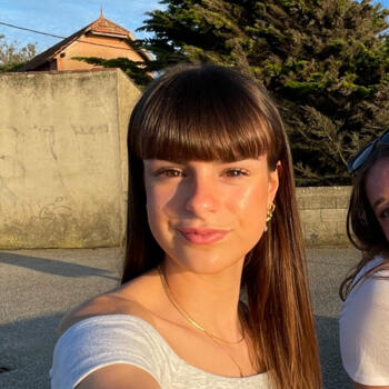 Babysitter in Dompierre-sur-Yon: Clemence