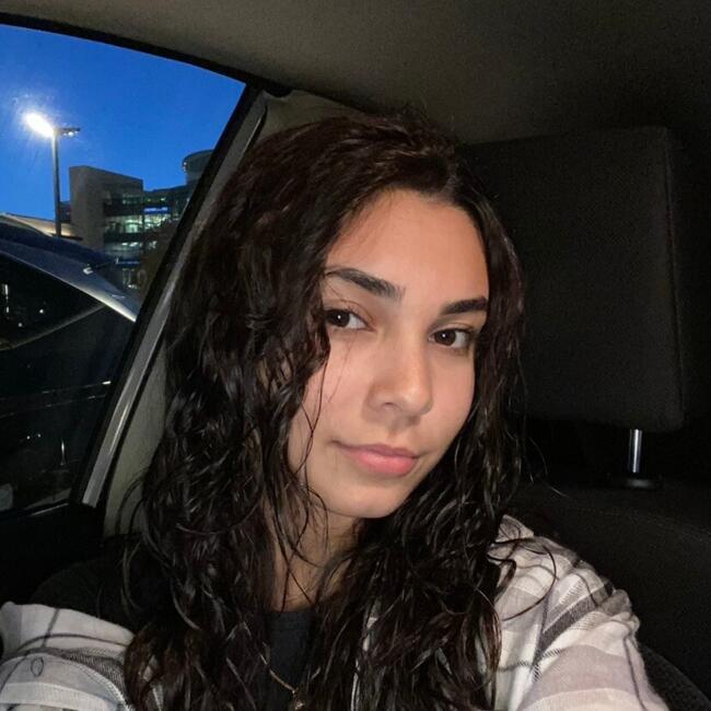 Babysitter in Pombal: Caroline