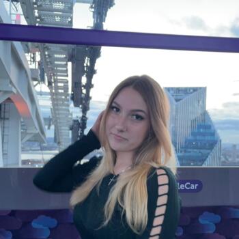 Babysitter London: Adelina