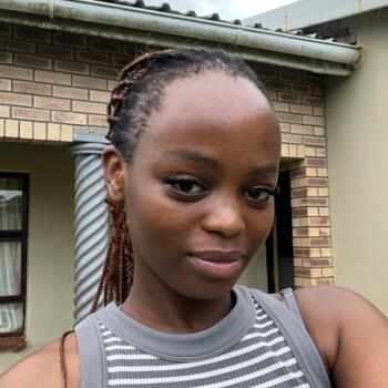 Babysitter in Port Elizabeth: Mbali