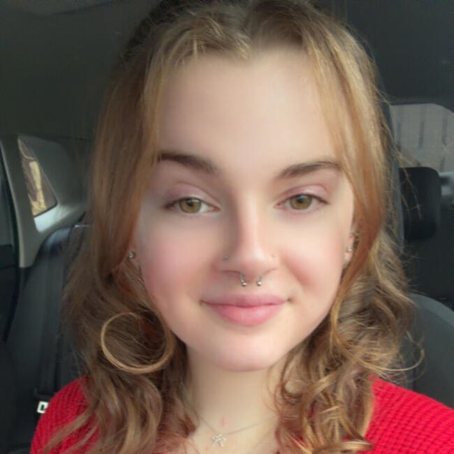 Babysitter in Livingston: Katy