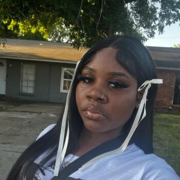 Babysitter Houston: Taniya
