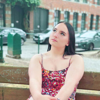 Babysitter in Tournai: Kourtney