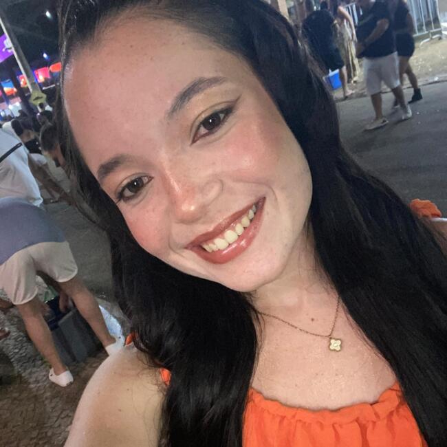 Babysitter in Palmas: Yasmin