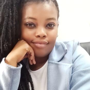 Babysitter in Newlands East: Zanele