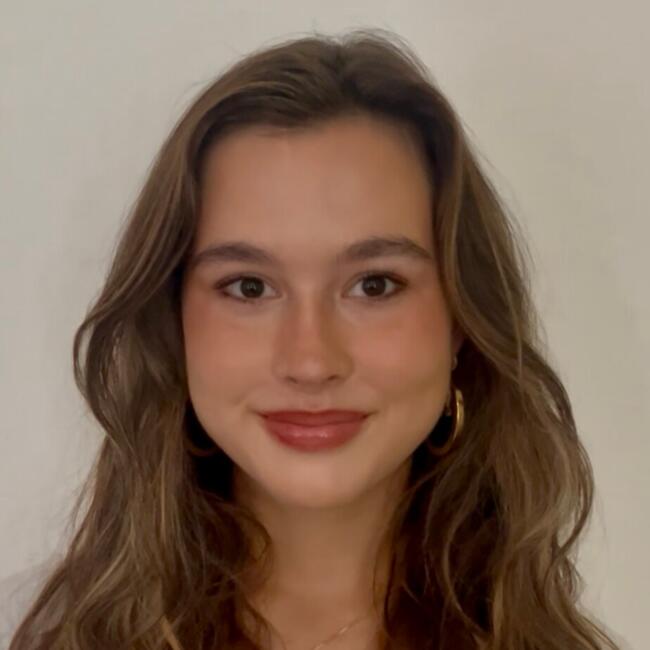 Babysitter in La Teste-de-Buch: Eva