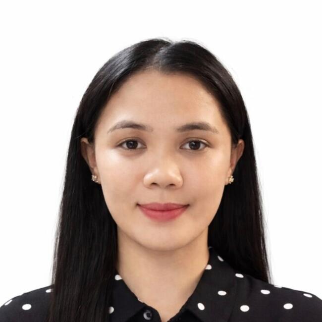 Babysitter in Dubai: Iris glenn