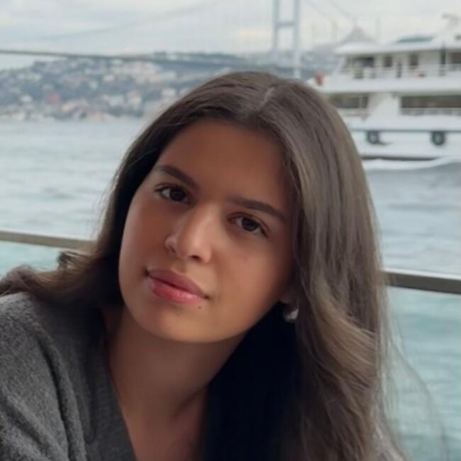 Babysitter in Paris: Samira