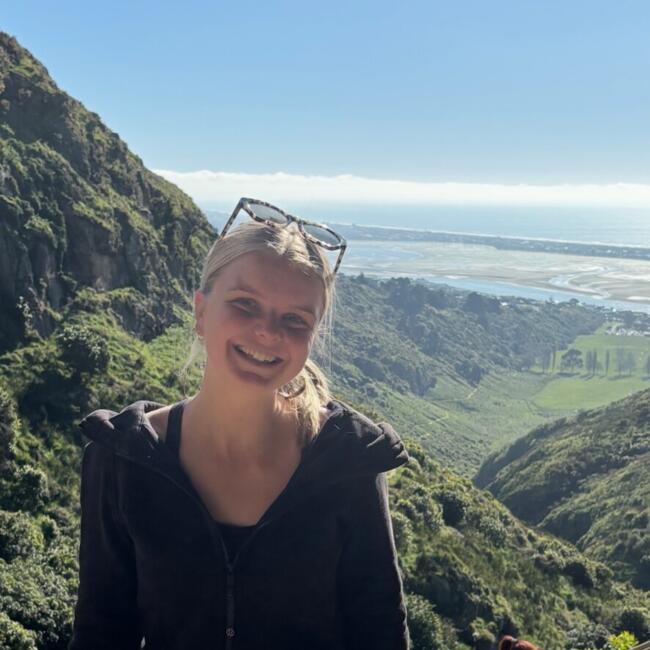 Babysitter in Auckland: Delicia