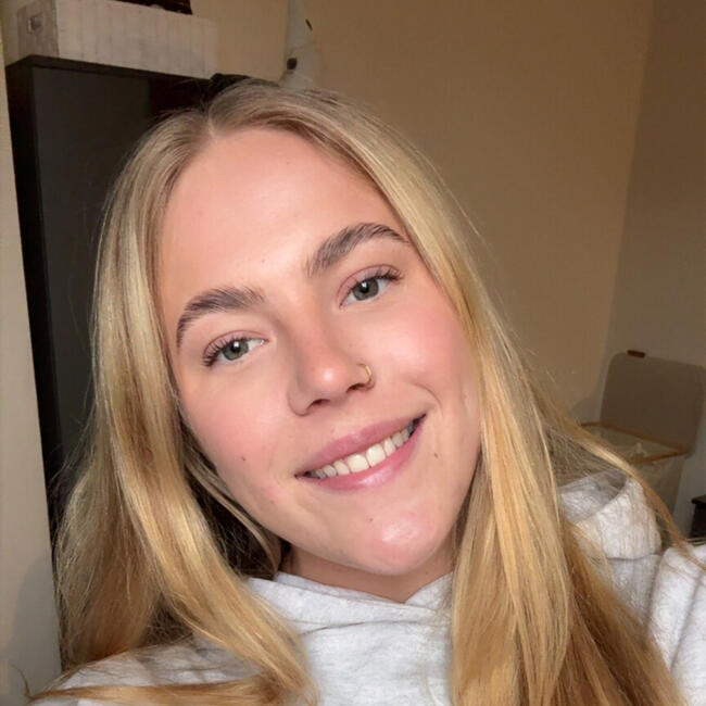 Babysitter in Cardiff: Olwen