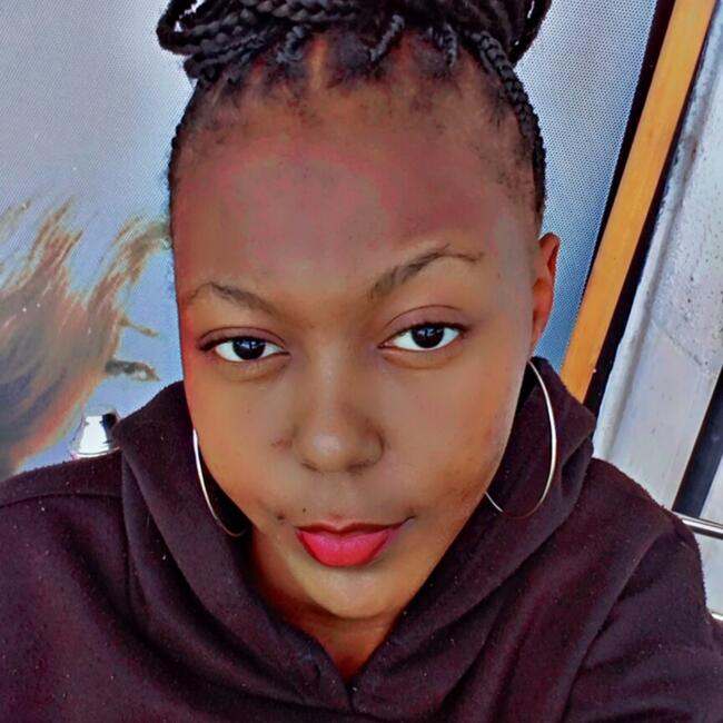 Babysitter in Mombasa: Leah