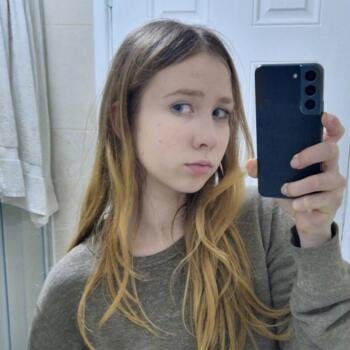 Babysitter in Ballina: Viktoriya