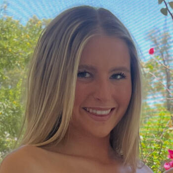 Babysitter in Sydney: Lily