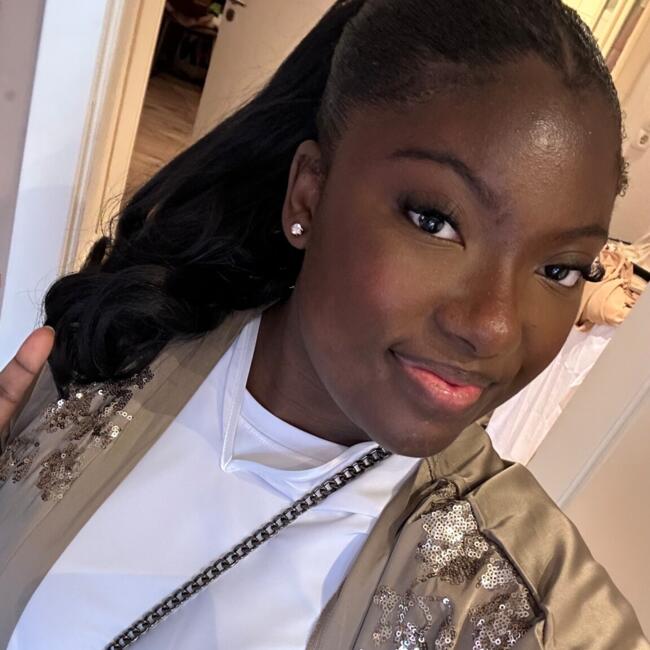 Babysitter in Hamburg: Munira Kamilla