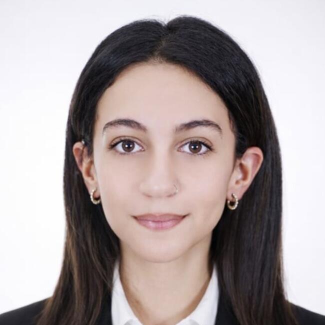 Babysitter a Milano: Zaineb