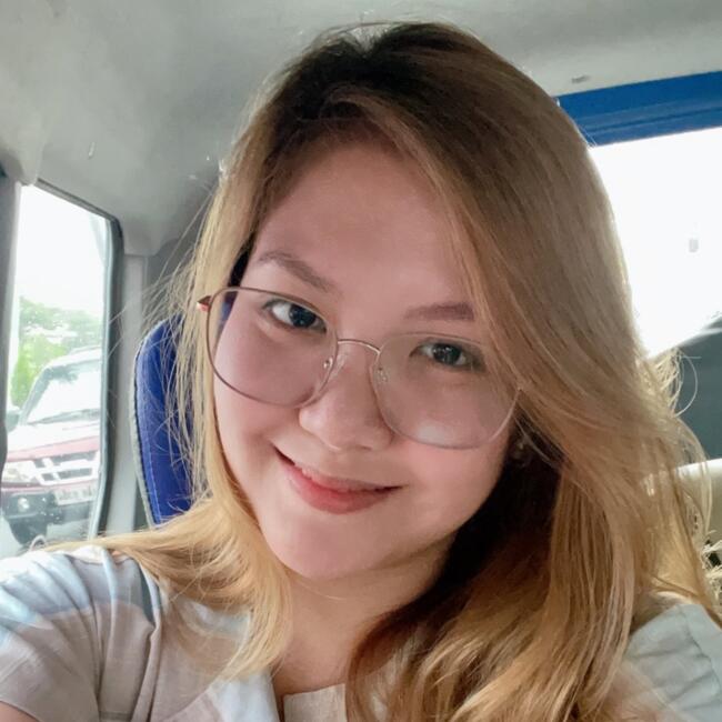 Babysitter in Genf: Hannah