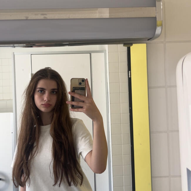 Babysitter in Thal: Julia