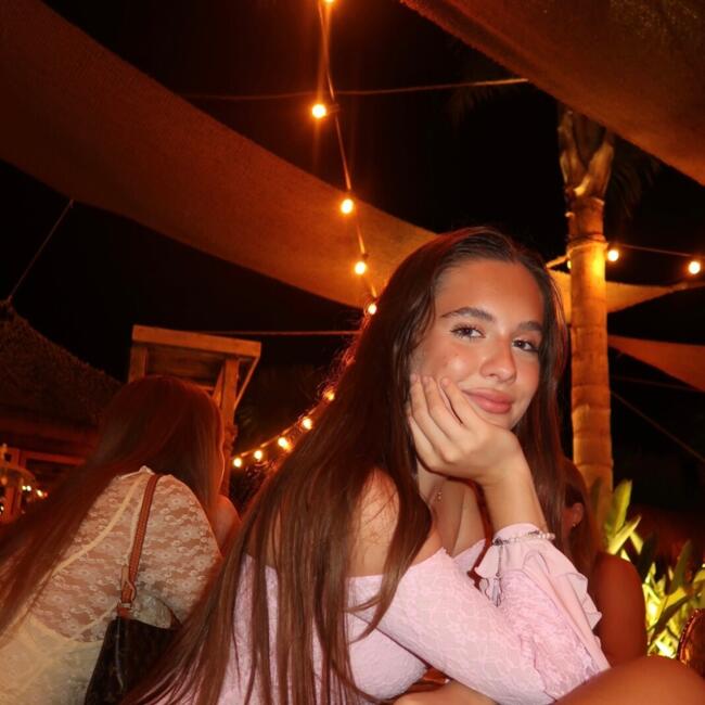 Niñera en Jávea: Аrina